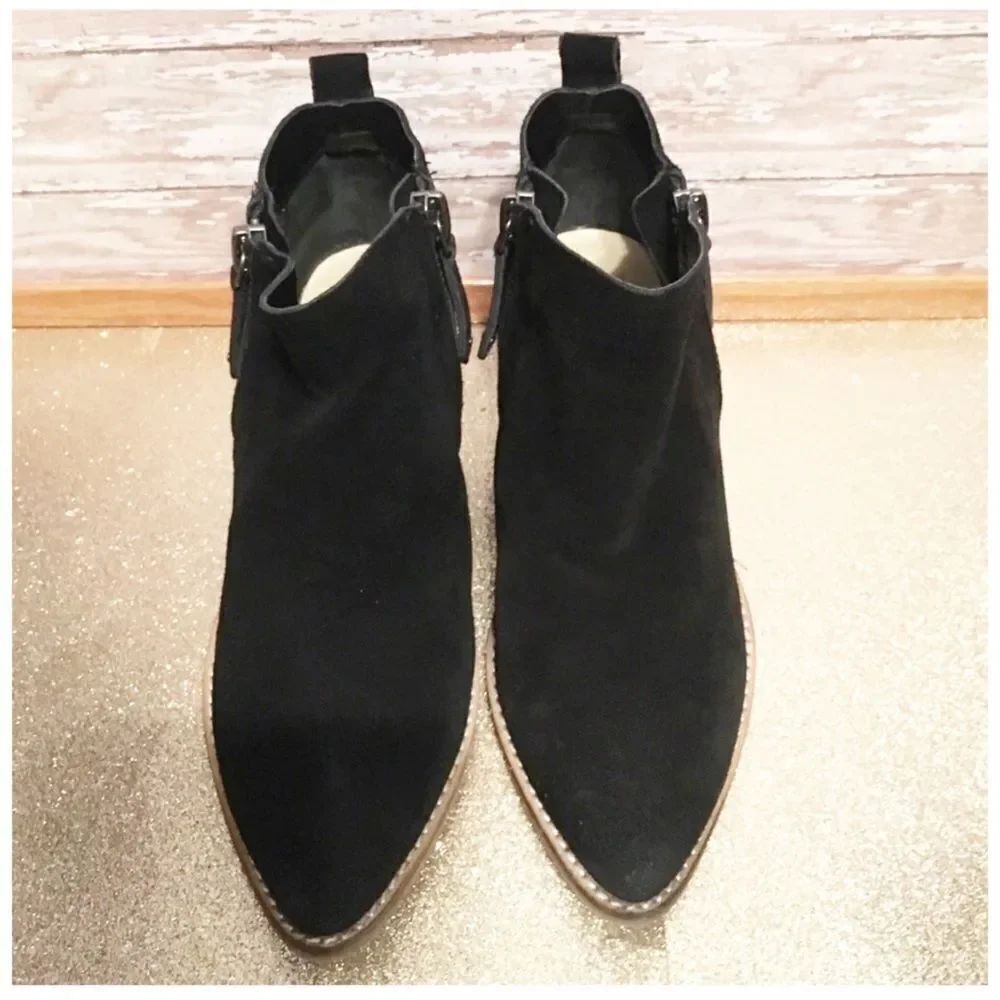 ✨HP✨Dolce Vita Saira Zipper Ankle Boot✨